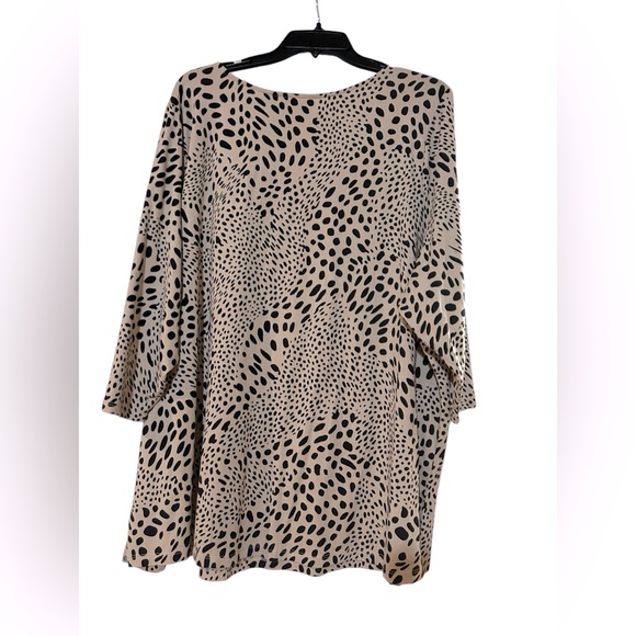 NWOT Animal print top - Picture 3 of 4